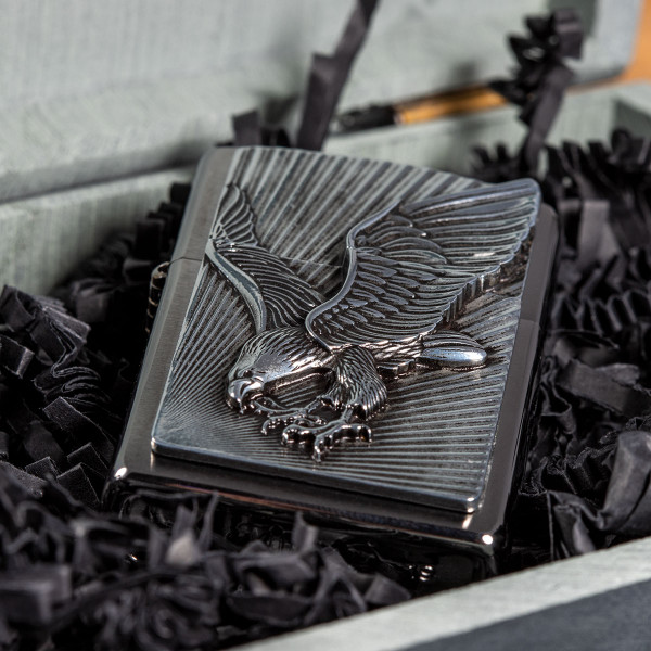 Premium Zippo® mit Gravur - Adler