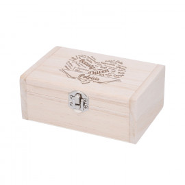Kleine Kiste mit Gravur aus Holz