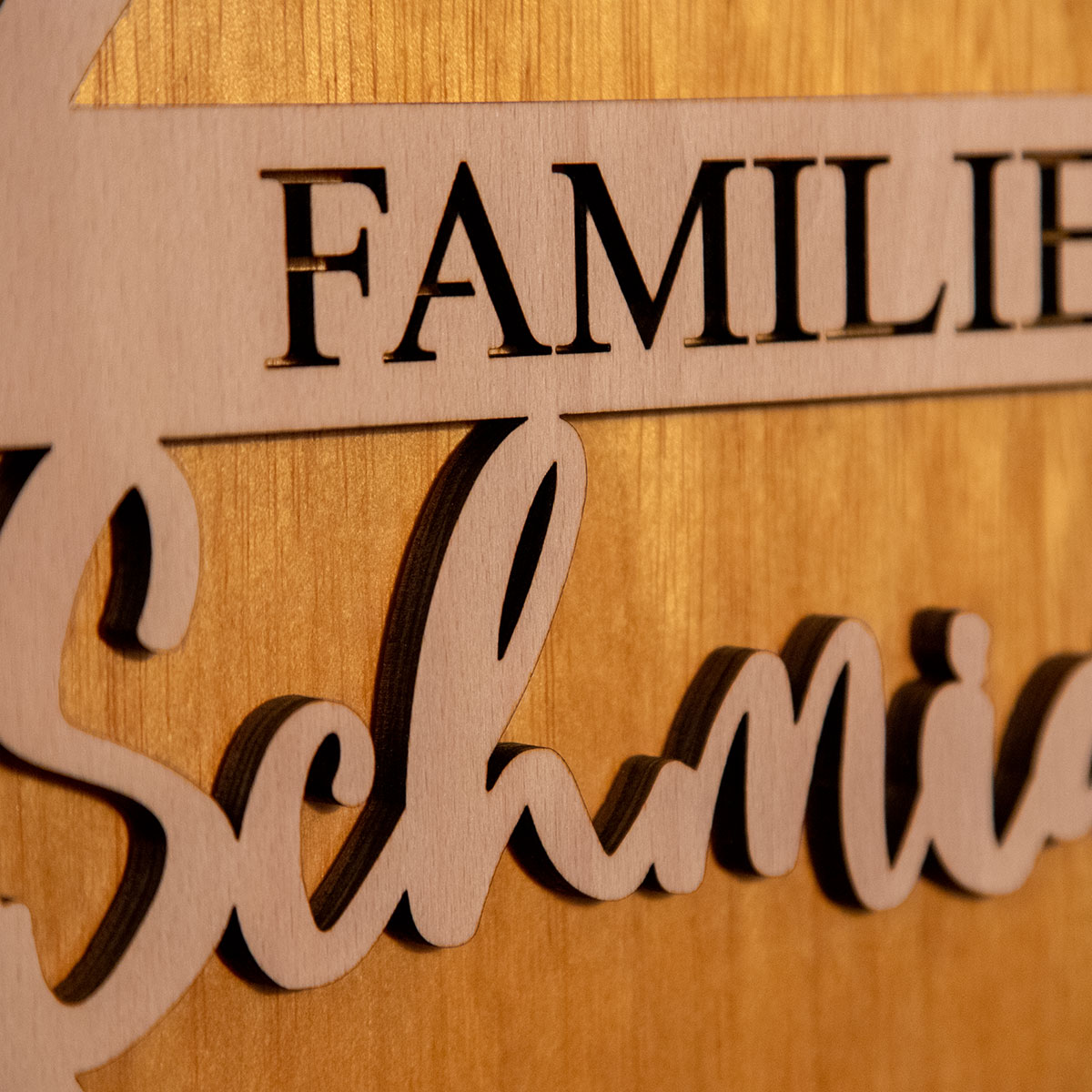 Modernes Türschild mit Familiennamen - Personalisierte Wunschgravur